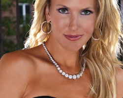Why Wealthy Women Enjoy Expansive And Specialty Diamonds?